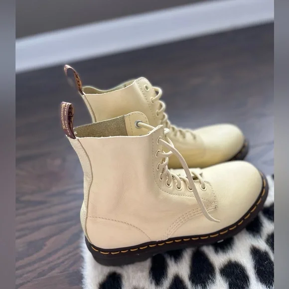 1460 Pasquel Boots size 8 US buttercup yellow - Picture 2 of 6